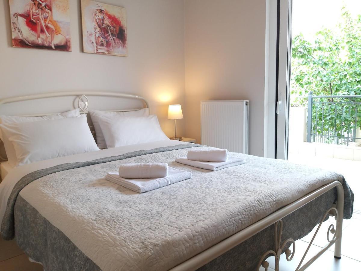 New, Bright, Cozy, Autonomous Apartment With Private Entrance And Garden, 42 M2, 5Min To The Beach And City Center Kalamata Eksteriør billede